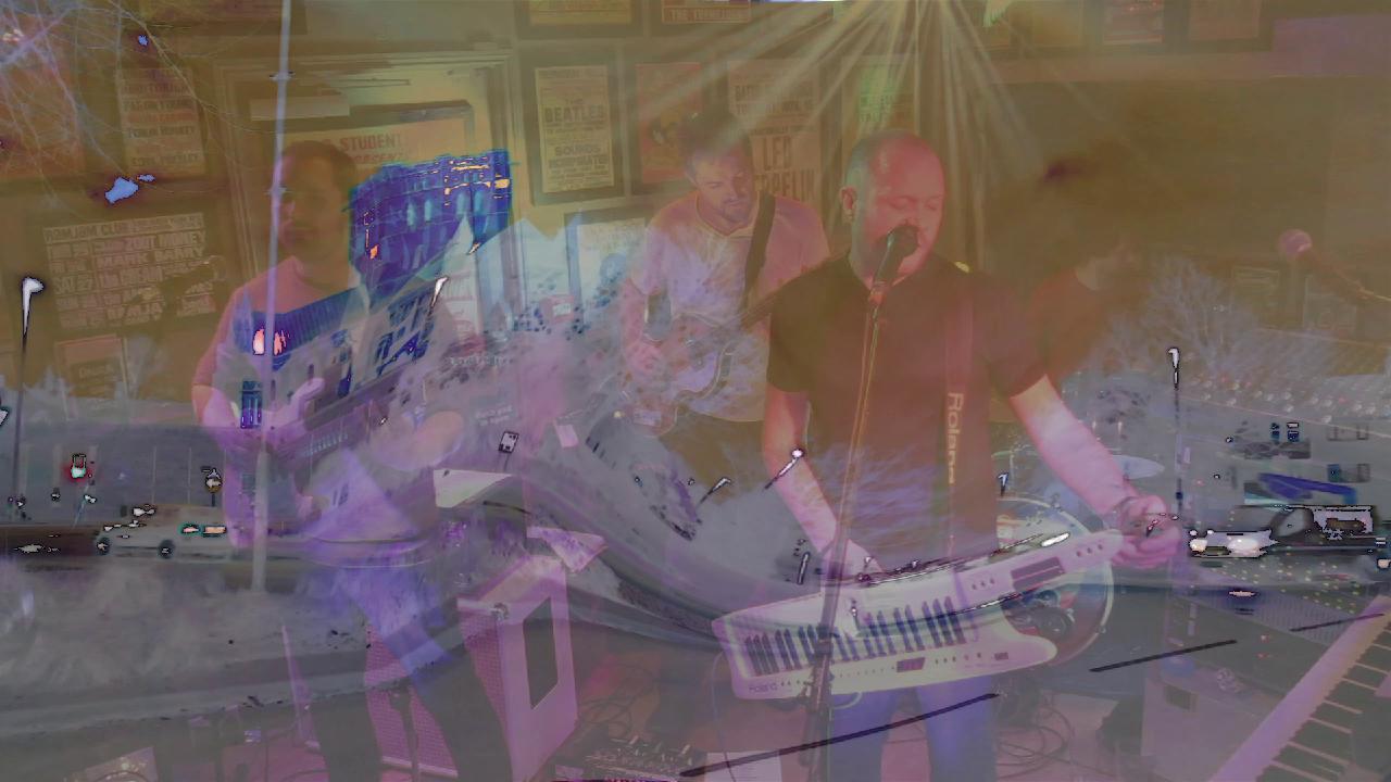 Still experimenting with effects Red Leaf The Band cover of Psycho